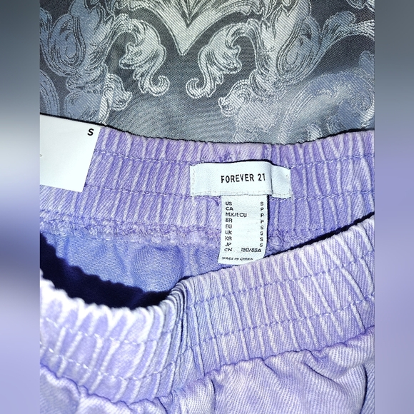 Forever 21 Purple Cargo Shorts with Rolled Hem - Picture 5 of 6